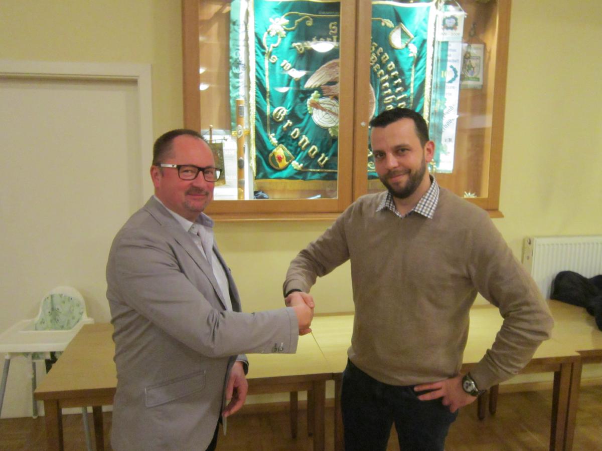 Präsident Jörg Frieske mit dem neuen Vorstandsmiglied Christjan Thebelt.