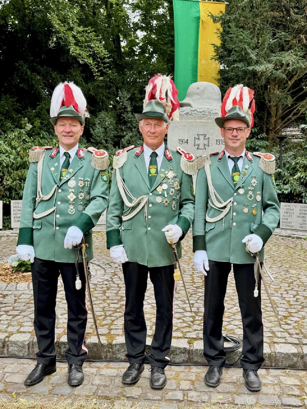 vlnr: M. Schreiber, N. Droste, T. Arnzen,